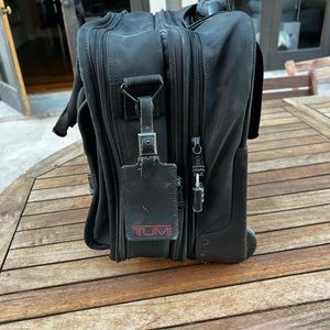 Tumi rolling balístic briefcase black